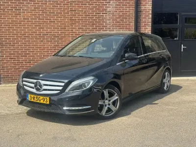 Gebraucht Mercedes B200 Ambition 136 PS (100 kW) 2013 Schwarz Kleinwagen