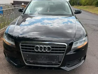 Gebraucht Audi A4 120 PS (88 kW) 2012 Schwarz Limousine