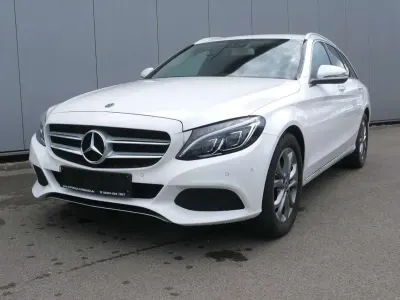 Używany Mercedes C200 Avantgarde 184 KM (135 kW) 2018 Biały Sedan/Limuzyna