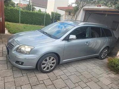 Grau Gebraucht 2008 Toyota Avensis Kombi | 3.500 € (Teuer)