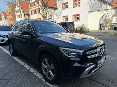 Gebraucht Mercedes GLC300e 306 PS (225 kW) 2021 Schwarz SUV