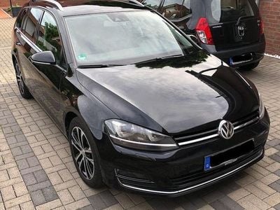 Schwarz Gebraucht 2014 VW Golf VII Highline Kombi | 12.900 €