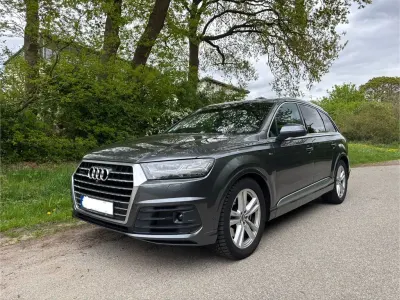 Usata Audi Q7 Ambiente 272 CV (200 kW) 2016 Grigio SUV
