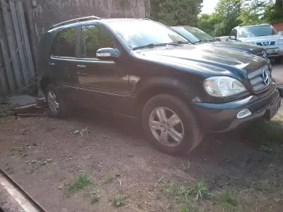 Gebraucht Mercedes ML270 163 PS (119 kW) 2004 Schwarz SUV