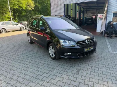 Gebraucht VW Sharan Highline 140 PS (102 kW) 2011 Deep black perleffekt Van / Kleinbus