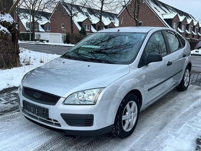Grau Gebraucht 2006 Ford Focus Limousine | 2.999 € (Etwas zu teuer)