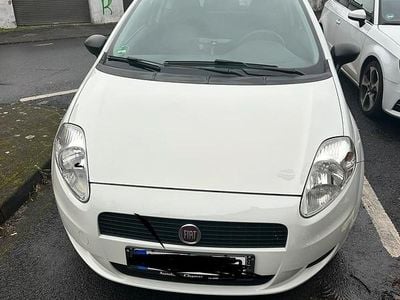 Gebraucht Fiat Grande Punto 73 PS (53 kW) 2012 Weiß Kleinwagen