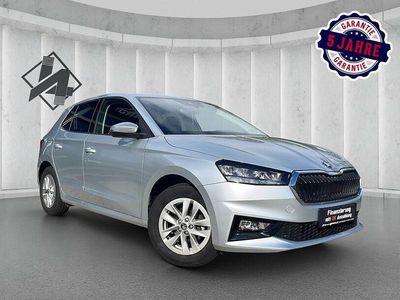 Brilliantsilber metallic Gebraucht 2024 Skoda Fabia Kleinwagen | 16.750 € (Guter Preis)