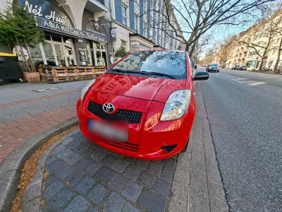 Gebraucht Toyota Yaris 69 PS (50 kW) 2008 Rot Kleinwagen