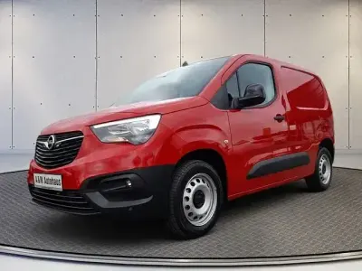 Gebraucht Opel Combo Basis 131 PS (96 kW) 2024 Rot Van / Kleinbus