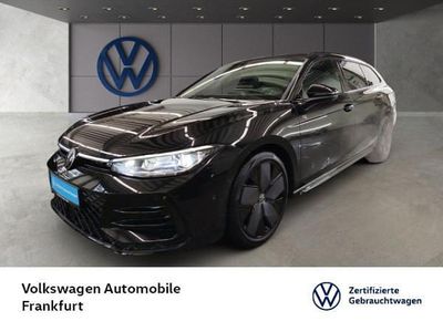 Schwarz (grenadillschwarz metallic) Gebraucht 2024 VW Passat R-line Kombi | 43.551 € (Teuer)