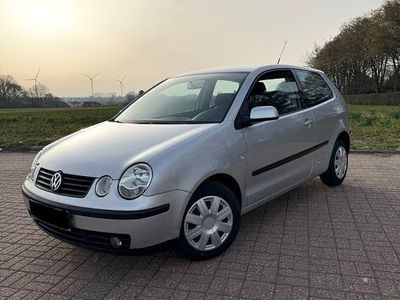 Gebraucht VW Polo 64 PS (47 kW) 2003 Silber Kleinwagen