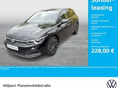 Gebraucht VW Golf VIII Style 131 PS (96 kW) 2024 Grenadillschwarz metallic Limousine