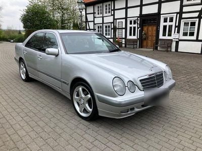 Gebraucht Mercedes E240 Classic 170 PS (125 kW) 2000 Silber Limousine