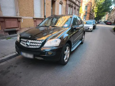 Gebraucht Mercedes ML320 224 PS (164 kW) 2007 Schwarz SUV