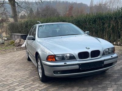 Gebraucht BMW 523 170 PS (125 kW) 1997 Silber Limousine