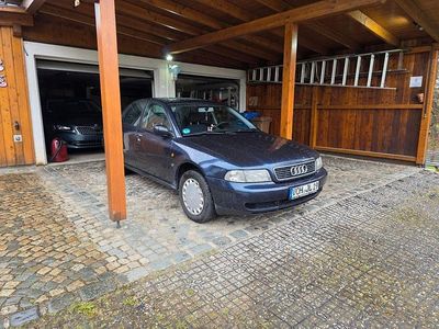 Second-hand Audi A4 Basis 102 CP (75 kW) 1996 Berlinǎ