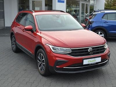 Rot Gebraucht 2022 VW Tiguan Life SUV | 25.990 € (Guter Preis)