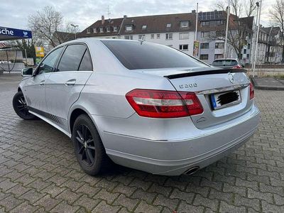 Gebraucht Mercedes E200 Elegance 184 PS (135 kW) 2009 Silber Limousine