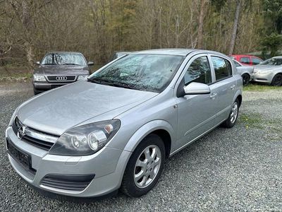 Gebraucht Opel Astra Edition 105 PS (77 kW) 2006 Silber Limousine