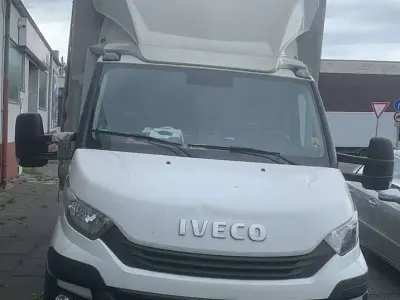 Gebraucht Iveco Daily 179 PS (131 kW) 2019 Van