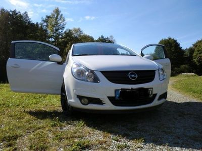 Gebraucht Opel Corsa Color Edition 118 PS (86 kW) 2010 Weiß Kleinwagen