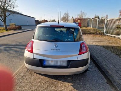 Silber Gebraucht 2005 Renault Mégane GrandTour Kombi | 1.900 € (Fairer Preis)
