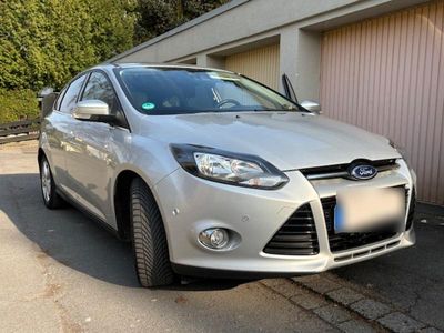 Gebraucht Ford Focus Titanium 125 PS (91 kW) 2014 Silber Limousine