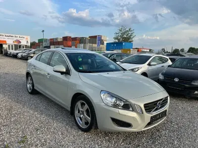 Gebraucht Volvo S60 Summum 215 PS (158 kW) 2011 Weiß Limousine