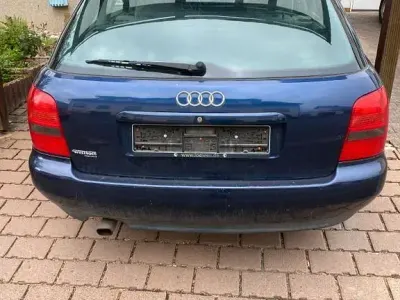 Brugt Audi A4 125 HK (91 kW) 1996 Blå Stationcar