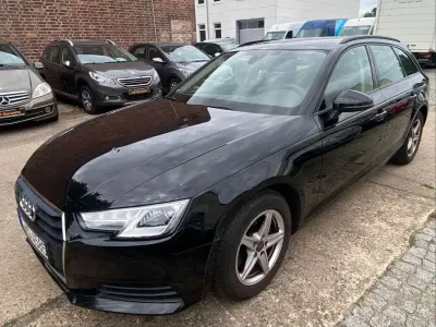 Gebraucht Audi A4 Basis 150 PS (110 kW) 2018 Schwarz Kombi