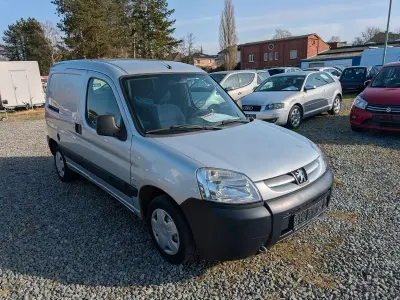 Gebraucht Peugeot Partner 90 PS (66 kW) 2008 Silber Van / Kleinbus
