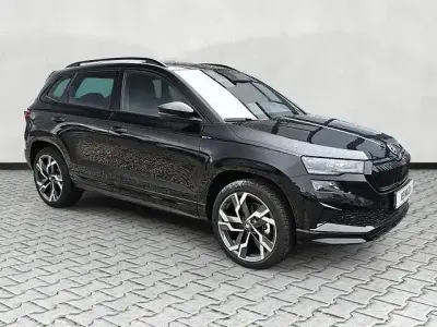 Neu Skoda Karoq SportLine 190 PS (139 kW) 2025 Schwarz SUV