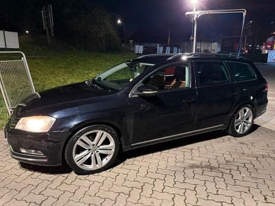 Gebraucht VW Passat 122 PS (89 kW) 2011 Schwarz Kombi