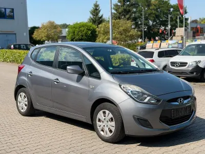 Gebraucht Hyundai ix20 Edition 90 PS (66 kW) 2013 Grau Kleinwagen