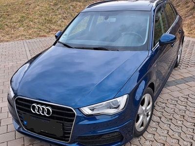 Blau Gebraucht 2016 Audi A3 Sportback Ambiente Kleinwagen | 18.000 € (Etwas zu teuer)