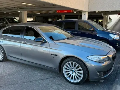 Gebraucht BMW 530 258 PS (189 kW) 2011 Grau Limousine