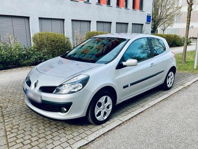 Gebraucht Renault Clio III Dynamique 75 PS (55 kW) 2006 Silber Kleinwagen