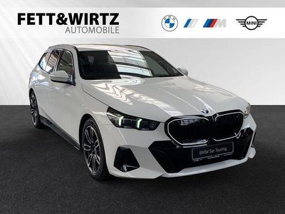 Gebraucht BMW 520 M Sport 197 PS (144 kW) 2025 Alpinweiß Kombi