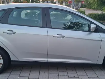 Gebraucht Ford Focus 120 PS (88 kW) 2017 Silber Limousine