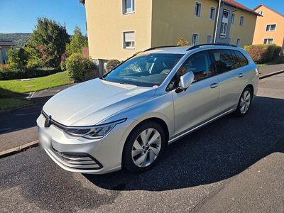 Second-hand VW Golf VIII 110 CP (80 kW) 2022 Argintiu Break