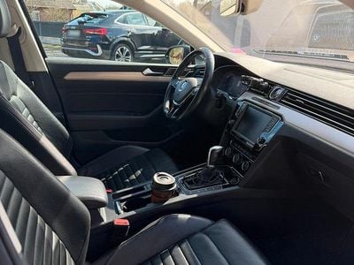 Begagnad VW Passat Highline 239 HK (175 kW) 2014 Svart Kombi