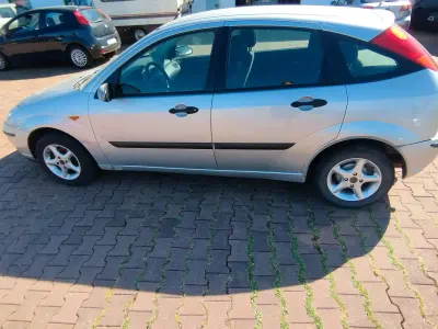 Gebraucht Ford Focus 90 PS (66 kW) 2003 Silber Coupé