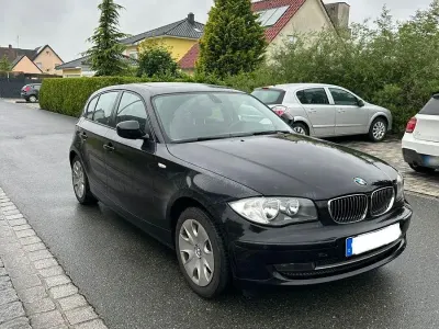 Gebraucht BMW 118 143 PS (105 kW) 2009 Schwarz Kleinwagen