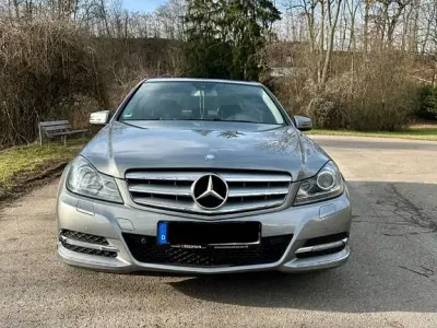 Gebraucht Mercedes C180 Avantgarde 156 PS (114 kW) 2011 Silber Limousine