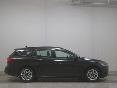 Usado Ford Focus Cool & Connect 120 HP (88 kW) 2022 Preto Carrinha