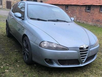 Gebraucht Alfa Romeo 147 105 PS (77 kW) 2006 Blau Kleinwagen