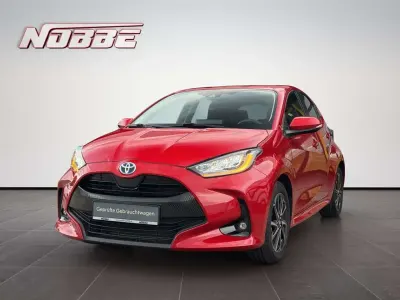 Gebraucht Toyota Yaris Hybrid Team 116 PS (85 kW) 2023 Rot Kleinwagen