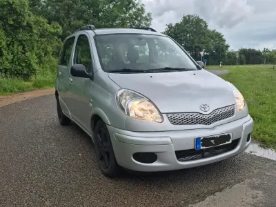 Gebraucht Toyota Yaris 75 PS (55 kW) 2005 Silber Kombi