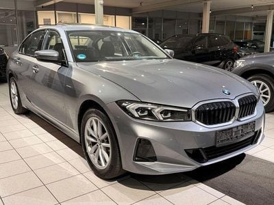 Gebraucht BMW 320 184 PS (135 kW) 2023 Grau Limousine
